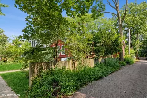 1311 Judson Ave, Evanston, IL 60201 photo 3