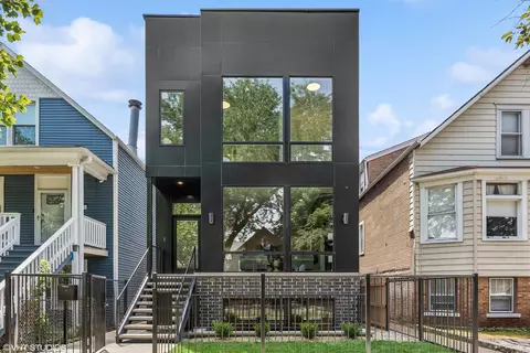 2723 W Melrose St, Chicago, IL 60618