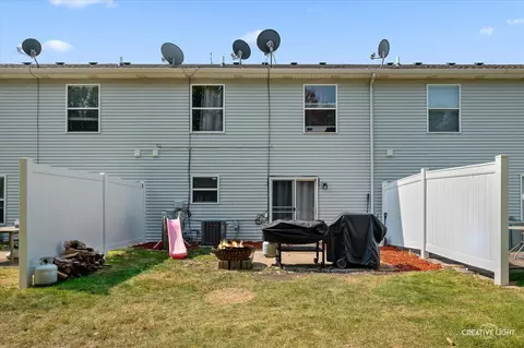 Exterior - 25209 Faraday Rd, Manhattan, IL 60442 photo 3 of 5