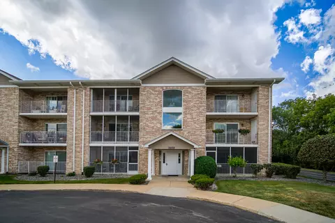 16032 Crystal Creek Dr #3A, Orland Park, IL 60462