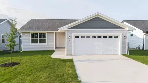 20 Misty Ln, Bloomington, IL 61705