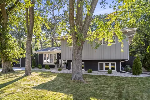 110 Oak Ave, Wood Dale, IL 60191