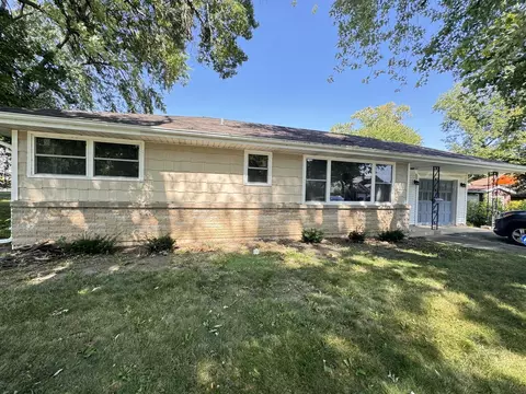 3314 Washington St, Mchenry, IL 60050