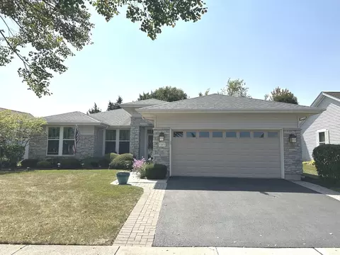 12871 Rock Springs Ln, Huntley, IL 60142