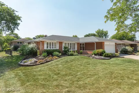 805 Albany Ln, Darien, IL 60561