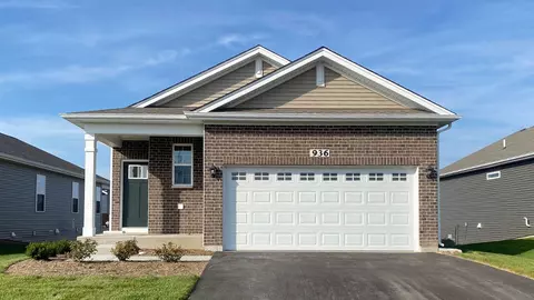 936 Savannah Ln, Algonquin, IL 60102
