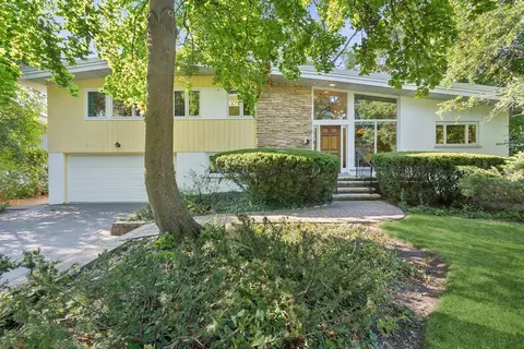 724 Willow Tree Ln, Glencoe, IL 60022