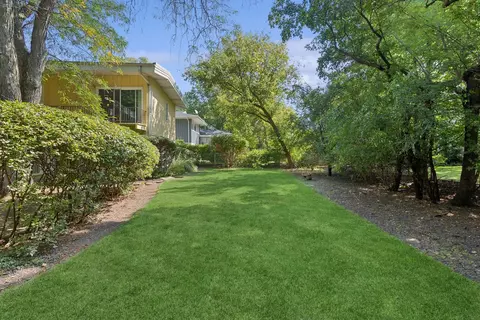 Exterior - 724 Willow Tree Ln, Glencoe, IL 60022 photo 6 of 7