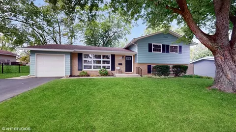 6532 Winston Dr, Woodridge, IL 60517