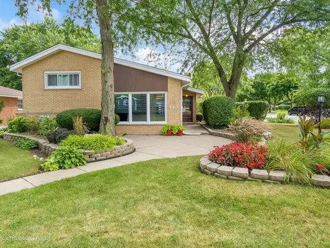 445 S Princeton Ave, Itasca, IL 60143