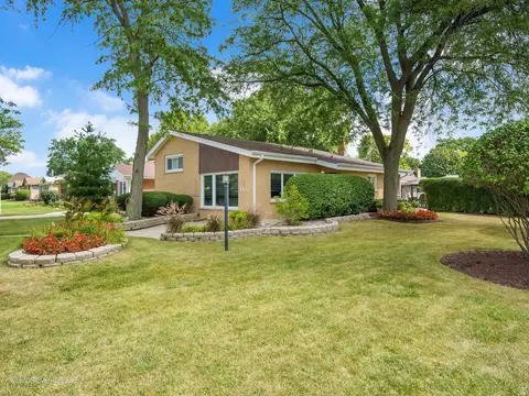 445 S Princeton Ave, Itasca, IL 60143 photo 2