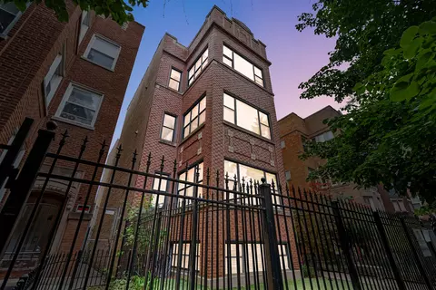 7721 N Marshfield Ave #3, Chicago, IL 60626