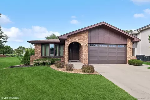 6304 W 92nd Pl, Oak Lawn, IL 60453