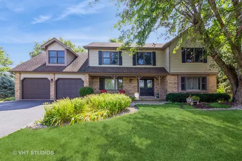 41 W625 Foxtail Cir, Saint Charles, IL 60175