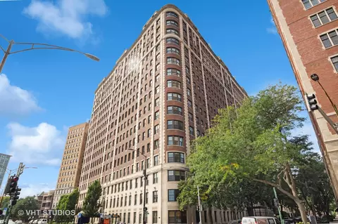 3750 N Lake Shore Dr #4D, Chicago, IL 60613