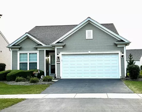 3352 Epstein Cir, Mundelein, IL 60060