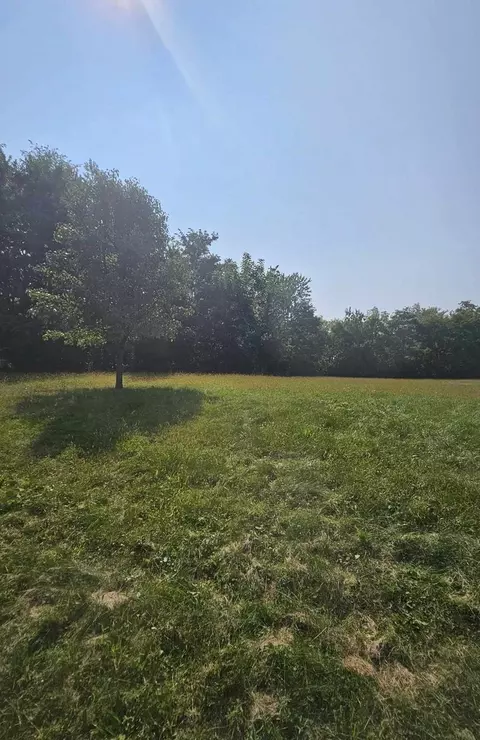 420 Woodland Trl, Lindenhurst, IL 60046