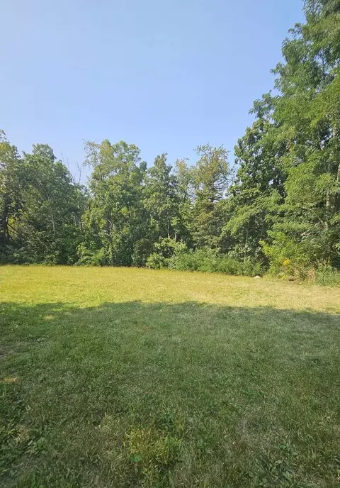 433 Woodland Trl, Lindenhurst, IL 60046