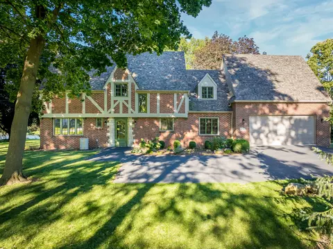 4710 Arlington St, Loves Park, IL 61111