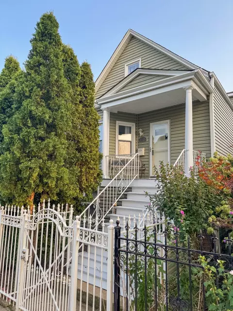 3335 W Cuyler Ave, Chicago, IL 60618