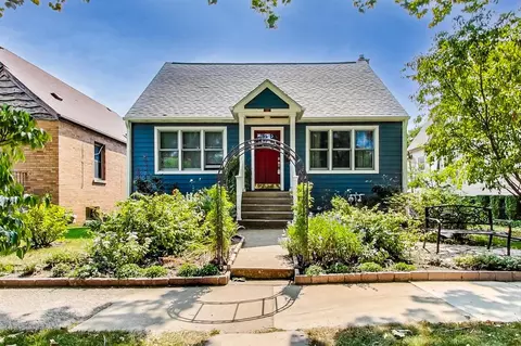 9413 Congress Park Ave, Brookfield, IL 60513