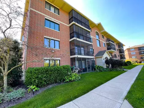 6850 W Winding Trl #201, Oak Forest, IL 60452