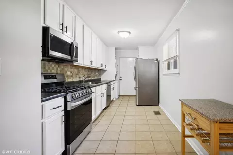 Kitchen - 321 E Dennis Rd, Wheeling, IL 60090 photo 1 of 3