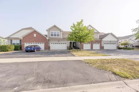 253 Dorset Ave, Oswego, IL 60543