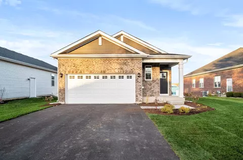 2960 Harnish Dr, Algonquin, IL 60102