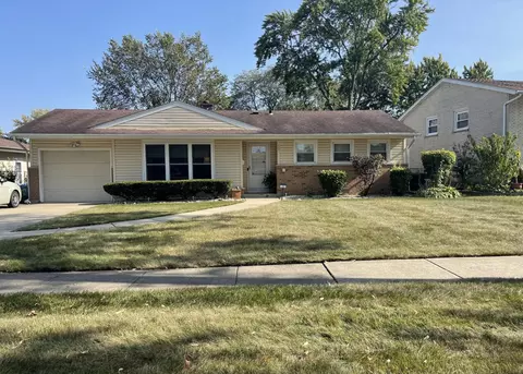 23 Evergreen St, Elk Grove Village, IL 60007
