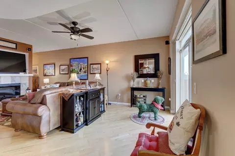 656 Pearson St #702C, Des Plaines, IL 60016 photo 5