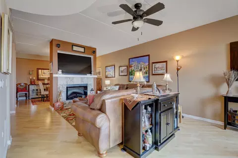 656 Pearson St #702C, Des Plaines, IL 60016 photo 4