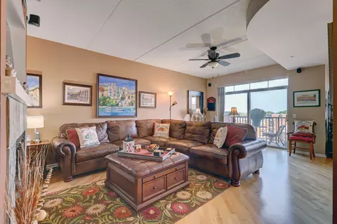 656 Pearson St #702C, Des Plaines, IL 60016 photo 2