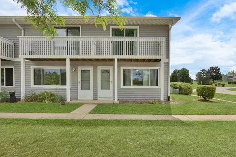 17462 W Walnut Ln, Gurnee, IL 60031