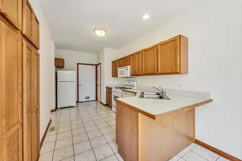 565 Goodwin Dr, Bolingbrook, IL 60440 photo 12