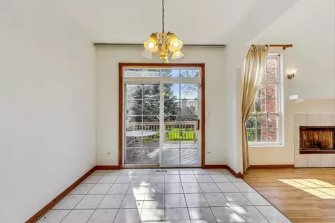 565 Goodwin Dr, Bolingbrook, IL 60440 photo 9