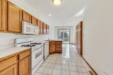 565 Goodwin Dr, Bolingbrook, IL 60440 photo 14