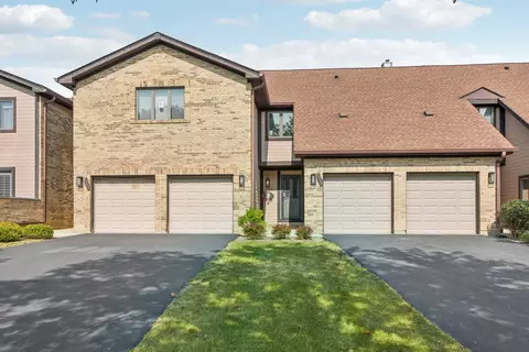 1713 Pebble Beach Dr, Hoffman Estates, IL 60169
