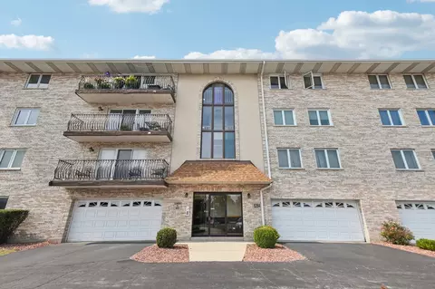 6264 S Gullikson Rd #4B, Chicago, IL 60638