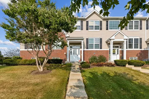 2285 Beresford Dr, Yorkville, IL 60560
