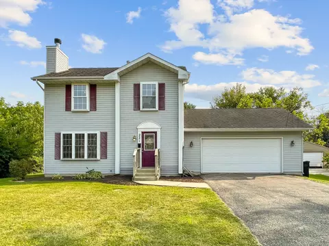 221 Rose Ave, Loves Park, IL 61111