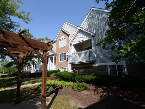 Exterior - 2246 Dawson Ln, Algonquin, IL 60102 photo 7 of 7