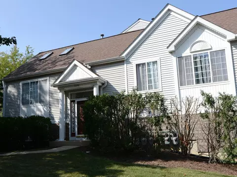 Exterior - 2246 Dawson Ln, Algonquin, IL 60102 photo 2 of 7