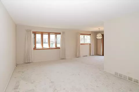 Living - 361 Lance Dr, Des Plaines, IL 60016 photo 1 of 4