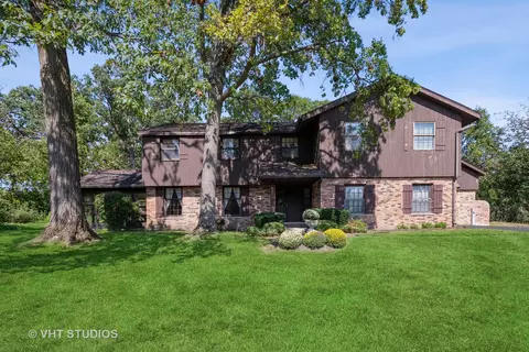 670 Fairway Ln, Frankfort, IL 60423