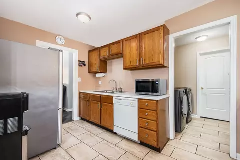Kitchen - 832 Gates St, Aurora, IL 60505 photo 2 of 2