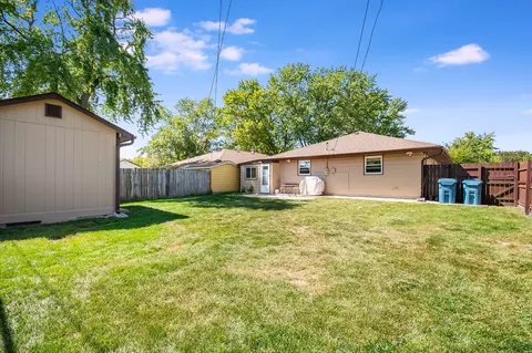 Exterior - 832 Gates St, Aurora, IL 60505 photo 2 of 3