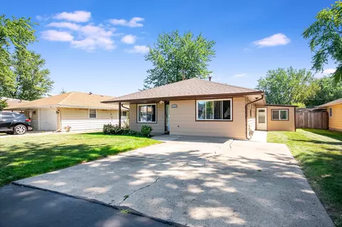 832 Gates St, Aurora, IL 60505