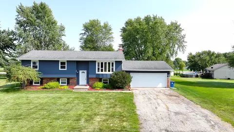20 E Burke Ct, Amboy, IL 61310