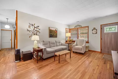 Living - 2006 Richton Rd, Steger, IL 60475 photo 3 of 3